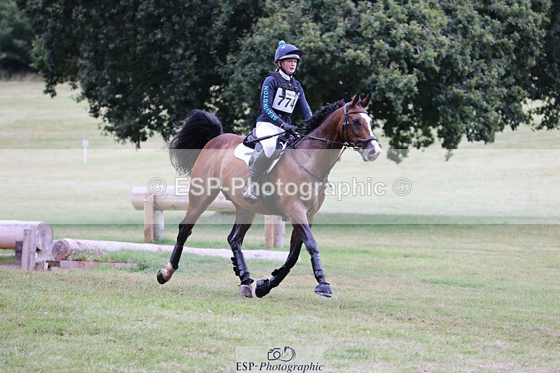 240825X-163635-37779 - 80cm XC 16.30 to 17.30