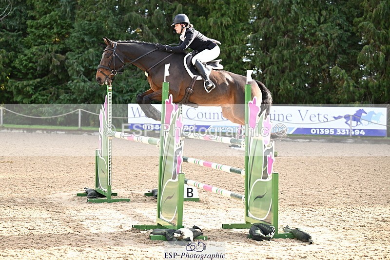 251024A-101227-06354 - B-132-Hannah.R.Jones