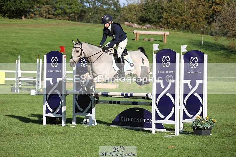 231022-102347-24500 - 619-GARVAGH.GOLDEN.OAK-Ella.Snow-TrotUp+SJ