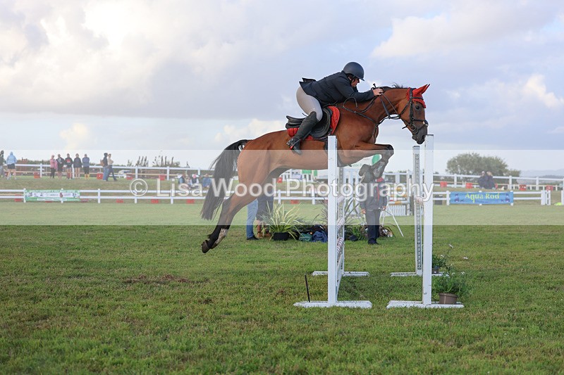3E7A4882 - Class C1: Showjumping Senior Newcomers/1.10m open