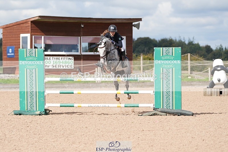 250921-121612-02874 - Cls 9 Pony Foxhunter and 1.10m