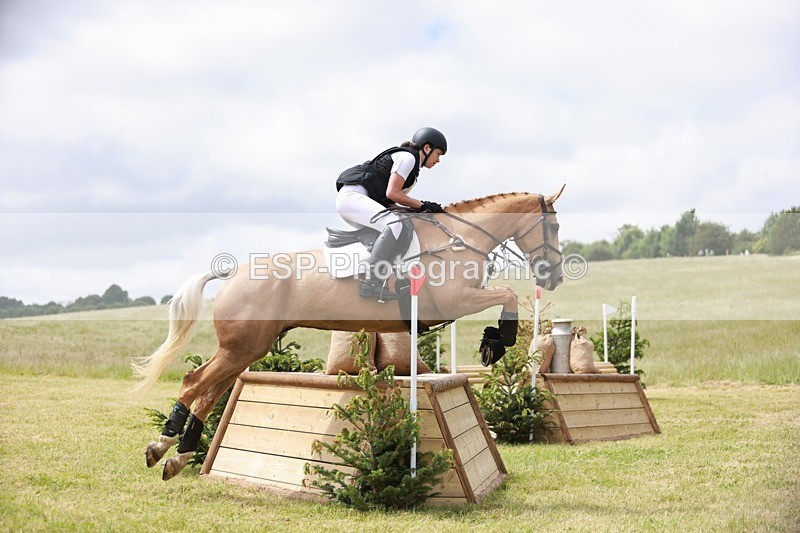 240630X-121232-6036 - 365-Emily_Banfield-CHAMPAGNE_PLEASE