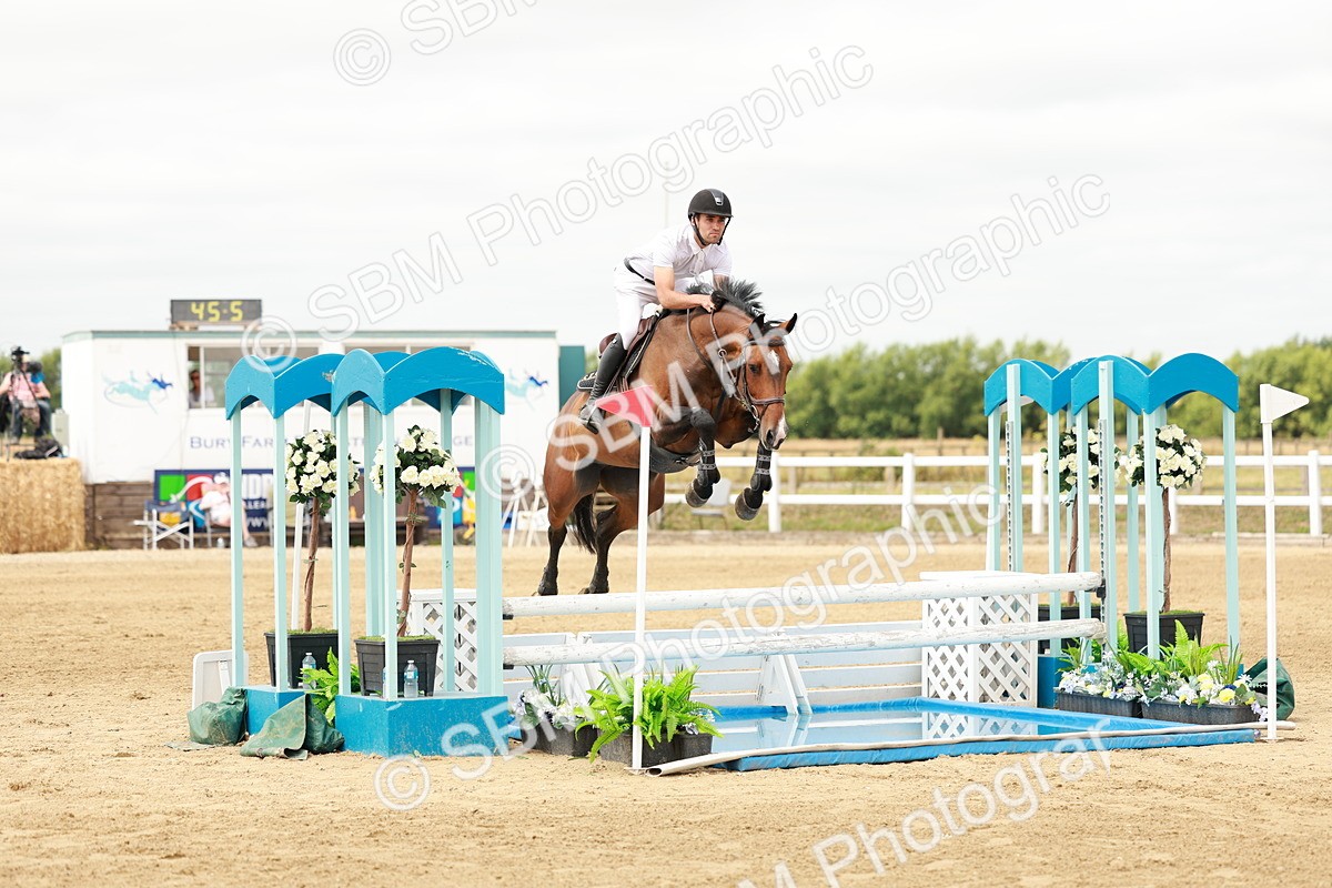 SBM_017348 - Class 21 - Senior Newcomers Championship 2d Rd