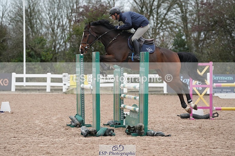 251109-111707-03515 - Cls 20 Newcomers and 1.10m Open