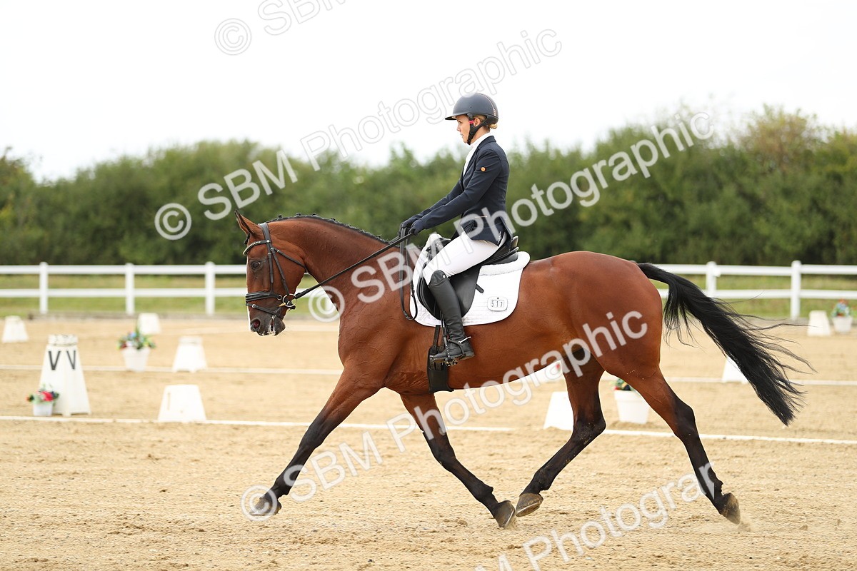 SBM_017664 - Class 13 - Novice 23 - 14.27-15.16