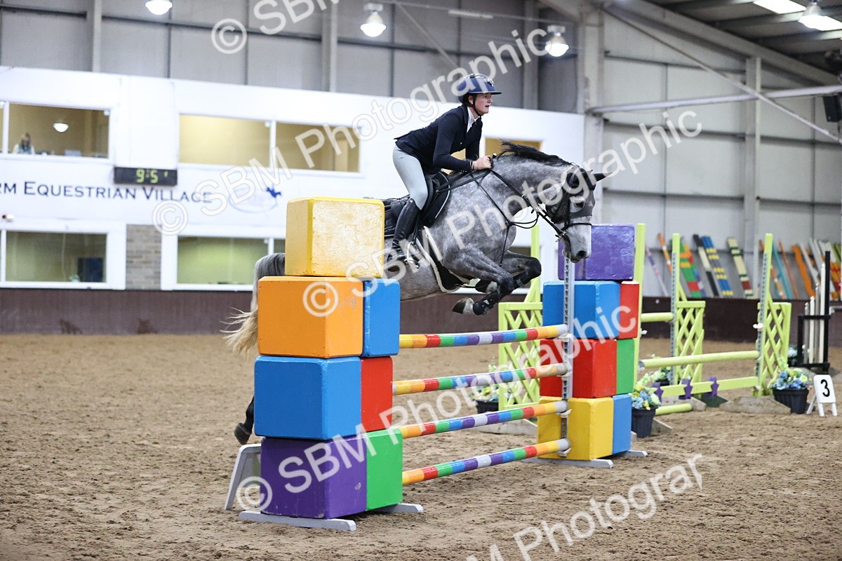 SBM_001880 - Class 4 - Senior Newcomers - 1.10m Open