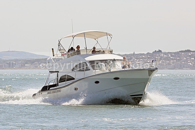 160826 RIFF RAFF - RODMAN 41 Y92A6090 - Flybridge Cruisers
