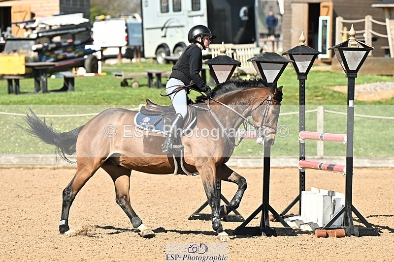 250416-152532-01727 - Cls 6 Foxhunter and 1.20m