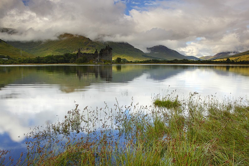 Kilchurn Castle, Loch Awe.    ref 1603 - Scotland