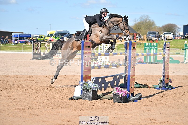 240420A-141638-11676 - Cls 7, 2 Star Medium Tour 1.35m