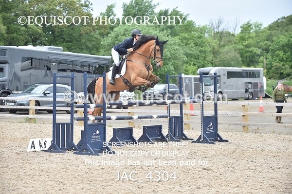 JAC_4304 - CLASS 6 Senior Foxhunter/ 1.20m Open