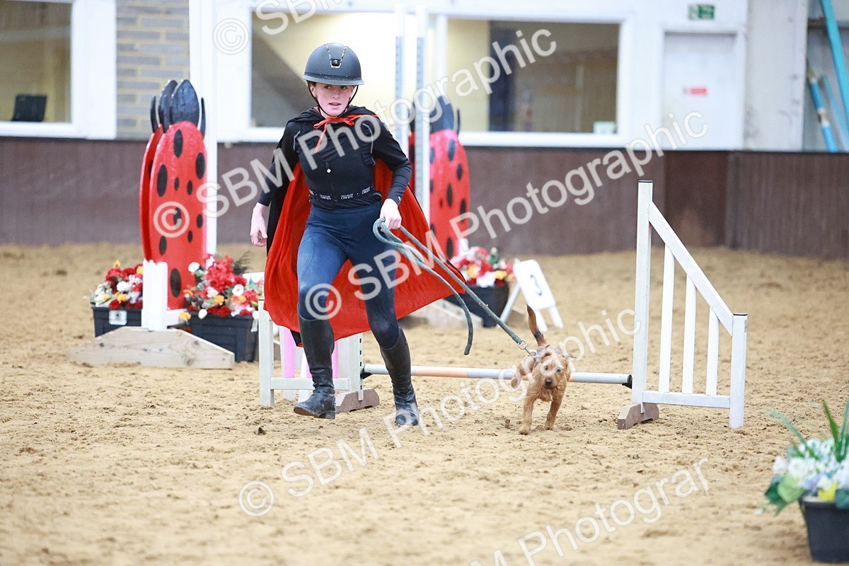 SBM_001783 - Class 3 - Horse & Hound (60cm)