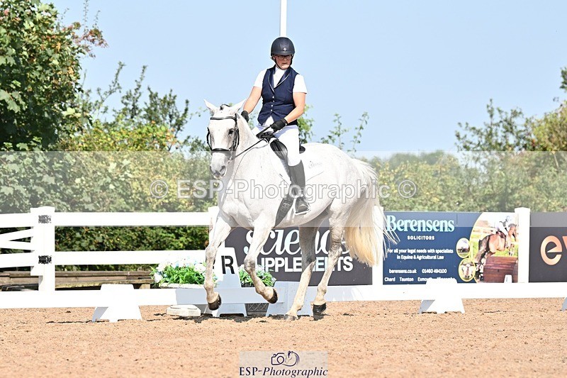 250816-104038-03170 - 099-Essie.BarkerBloody.Nora