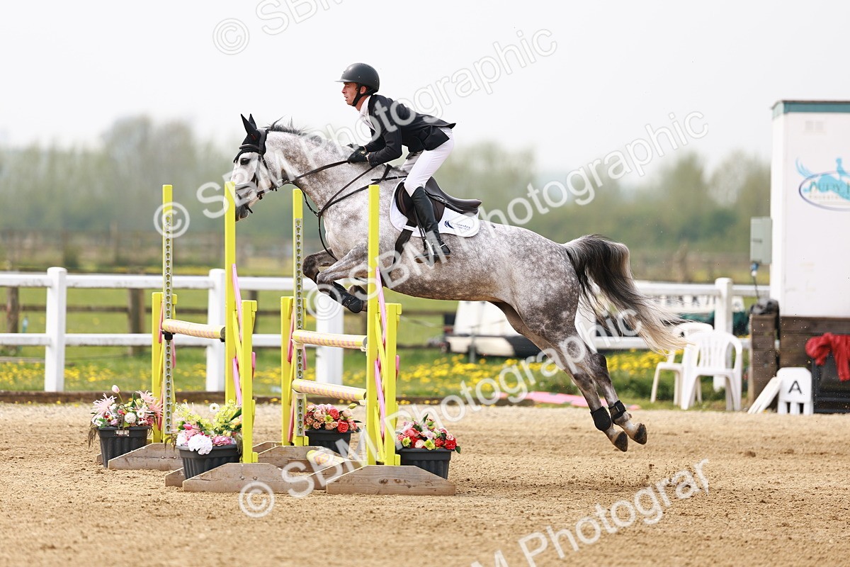  - Class 17 - Senior 1.05m