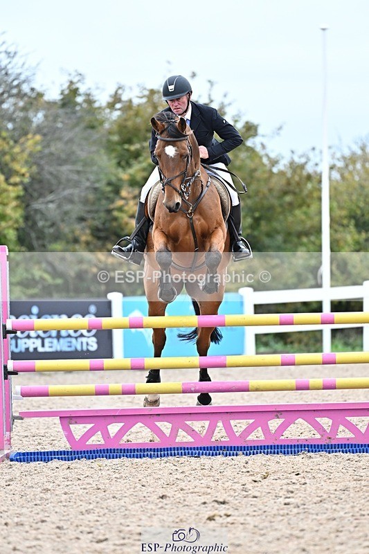 251015-134619-00649 - Cls 4 Newcomers and 1.10m Open