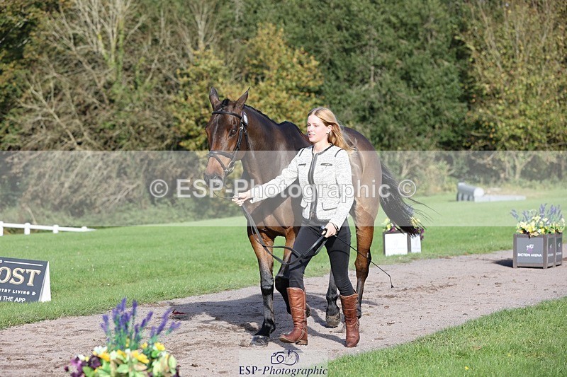 241027-102608-15887 - 548-Fenella.Redvers-DANCING.PADDE