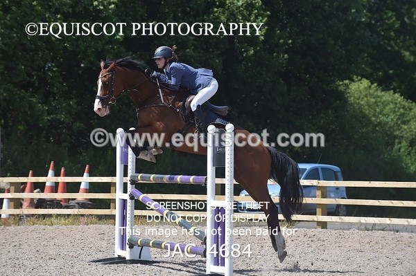 JAC_4684 - CLASS 7 Senior Foxhunter/ 1.20m Open