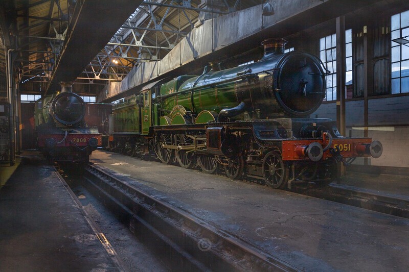 At rest - Trains of Thought