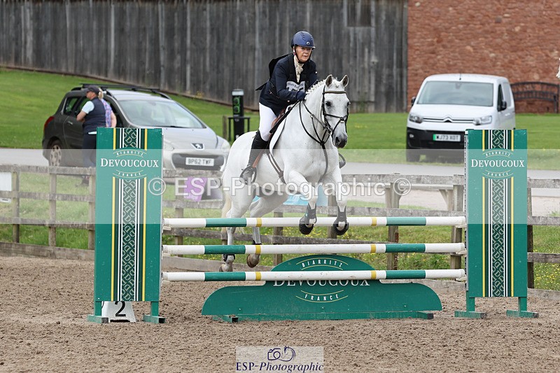 240804-114414-12784 - 455-Nicola_Horsley-Gubbins-RATHNAGREW_GREY_TEX