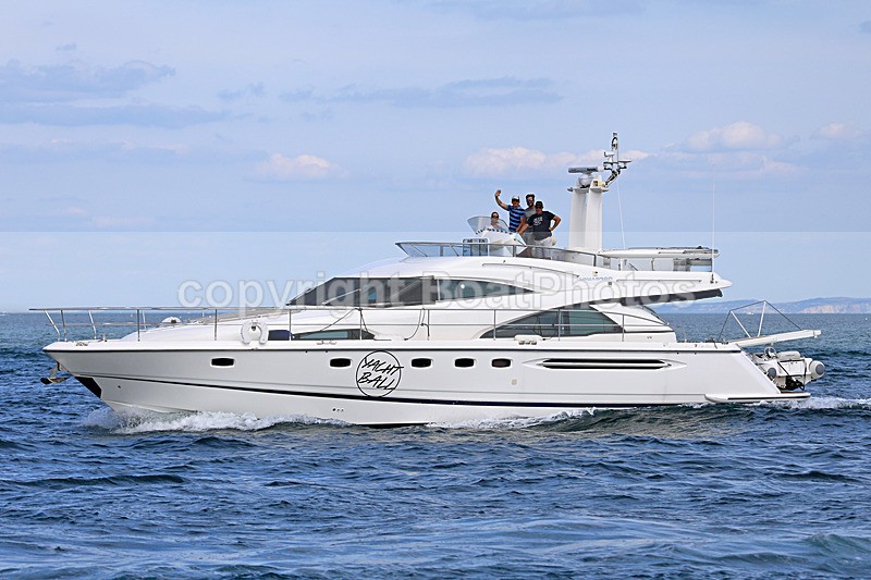 180804 YACHT BALL - FAIRLINE SQUADRON - Flybridge Cruisers