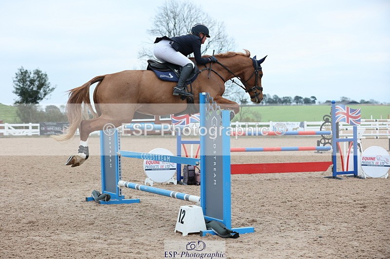 241101A-155813-03158 - FRI Cls 8 National 1.30m