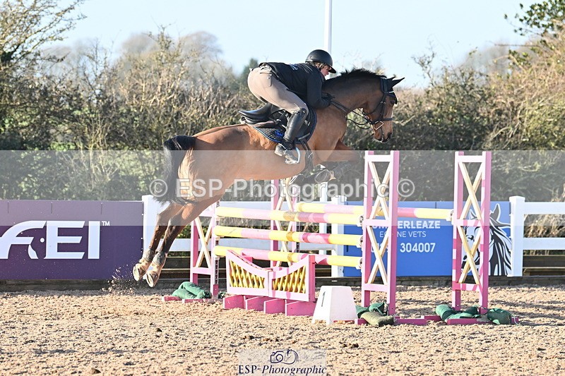 231210A-134239-02657 - Cls 20 Newcomers & 1.10m Open