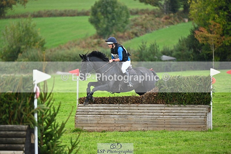 251025A-133202-20342 - F-470-Hannah.Cliffe