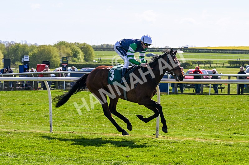 220426-Race 3-Cranachan-0323 - Race 3