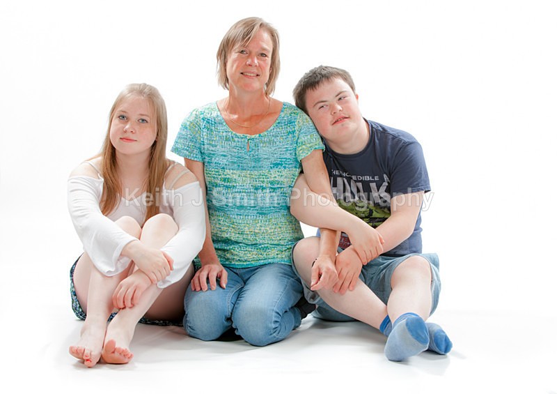 1SKJ6313 - Marianne and Family