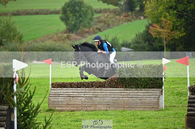 251025A-133201-20341 - F-470-Hannah.Cliffe