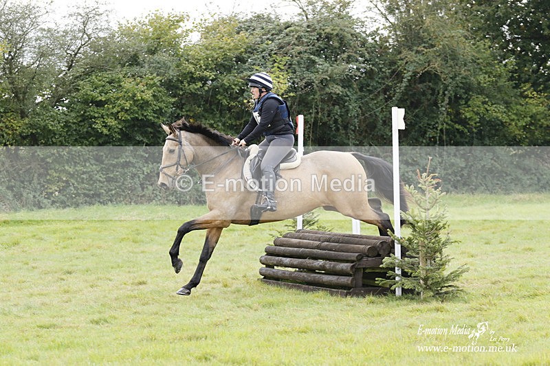  WWHT 171021 2355 - Novice Pairs (0.80m)  17/10/21