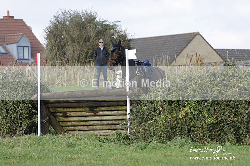  WWHT 171021 4003 - Open (1.00m)  17/10/21