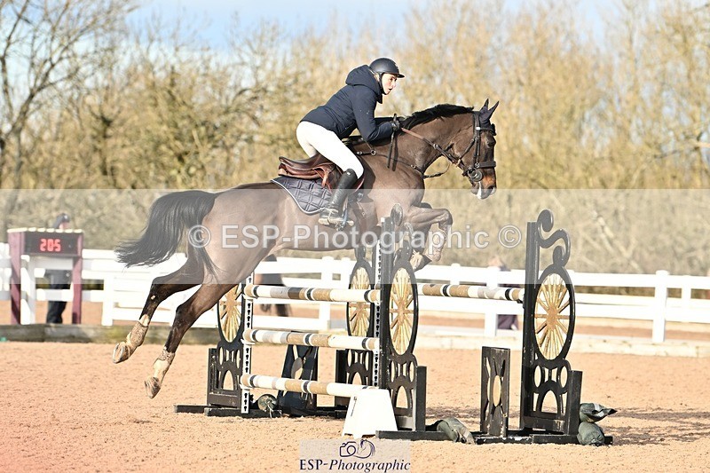 241208-130920-01704 - Cls 21 Newcomers and 1.10m Open