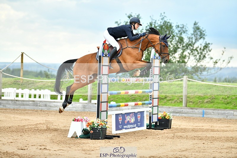 230720A-152424-03850 - Cls 9, 2 Star Big 1.40m Start to break