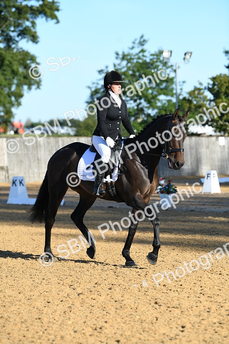 SBM_14401 - D4 - Small Tour Championship - Intro B
