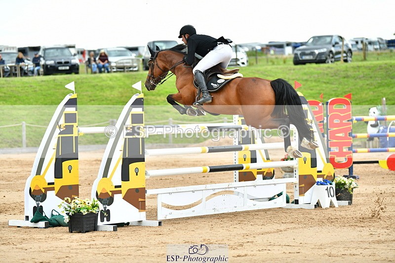 230720A-152723-03877 - Cls 9, 2 Star Big 1.40m Start to break