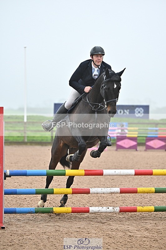 241103A-104948-06765 - SUN Cls 18 British Novice and 90cm Open