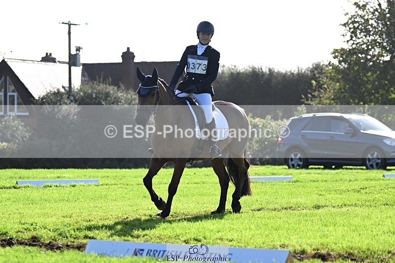241025-115725-07253 - 373-Isabelle.Thwaite-BEACH.LADY
