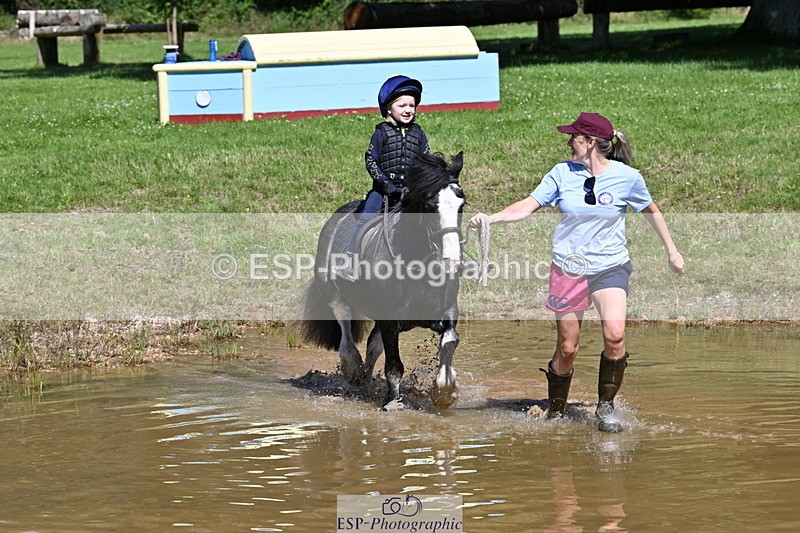 240728B-111618-01374 - Gemma's Group XC