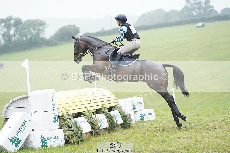 240901A-140156-09721 - 329-Hanna.Bertorelli-BWTH.CLASSIC.CUT