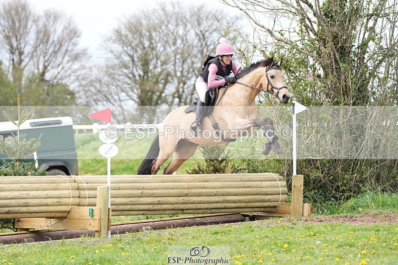 250419-153237-12982 - 619-Fiona.Lewis-BALLYANNY.BUTTONS