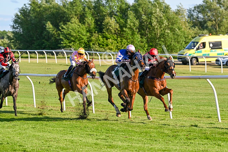 300525-Race 3-Star Legend-7439 - Race 3