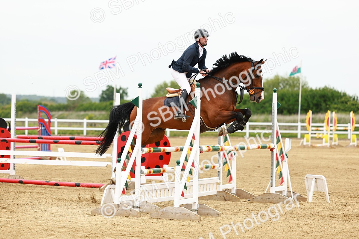 SBM_001041 - Class 4 - Senior Newcomers - 1.10m