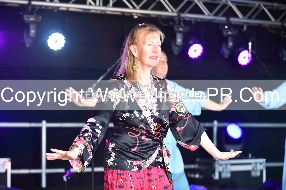 SH4_9992 - Tai Chi with Lisa Kay.