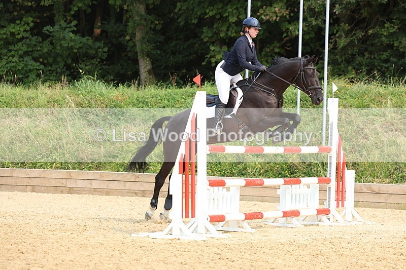 3E7A2542 - Class 8: Senior Newcomers/1.10m open