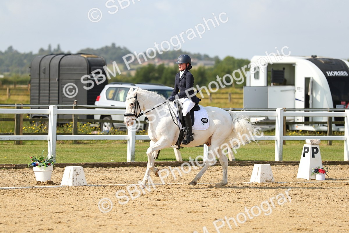 SBM_015589 - Class 13 - Novice 23 - 9.54-11.04