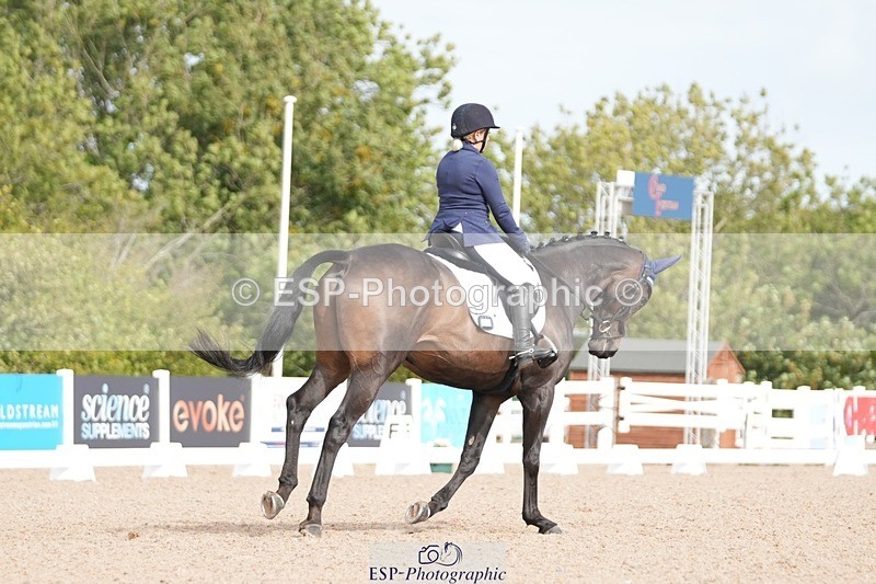 250906-103556-01284 - 033-Caroline.HeardNever.Wait