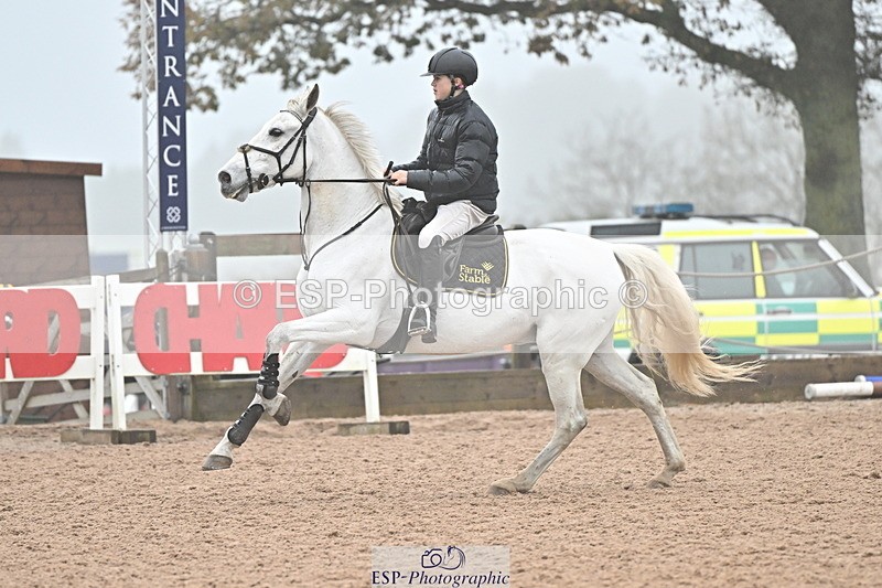 241103A-111604-06960 - SUN Cls 18 British Novice and 90cm Open