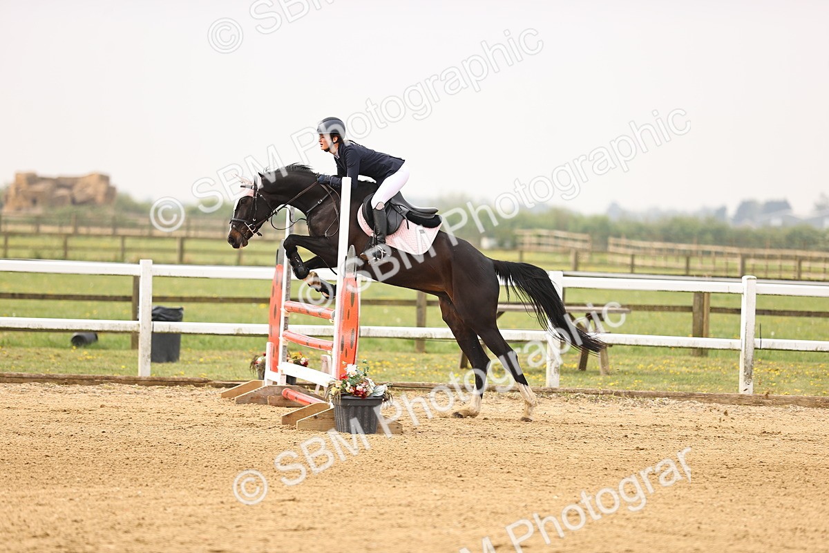  - Class 15 - Senior British novice - 90cm