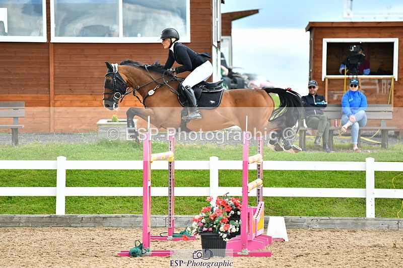 230721A-142344-06889 - Cls 22, 1 Star Gold 1.30m